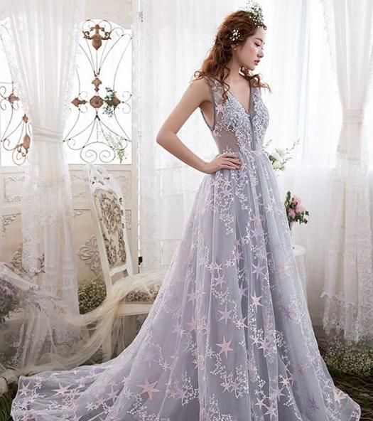 فستان التطريزات