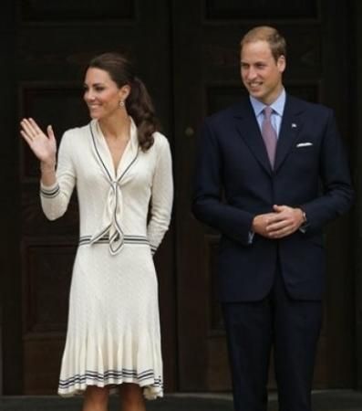 kate-middleton-mcqueen-dress-5-7-7-2011