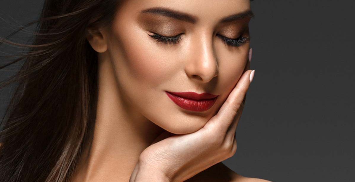 أبرزي جمالك هذا الموسم مع أحدث مستحضرات الماكياج 