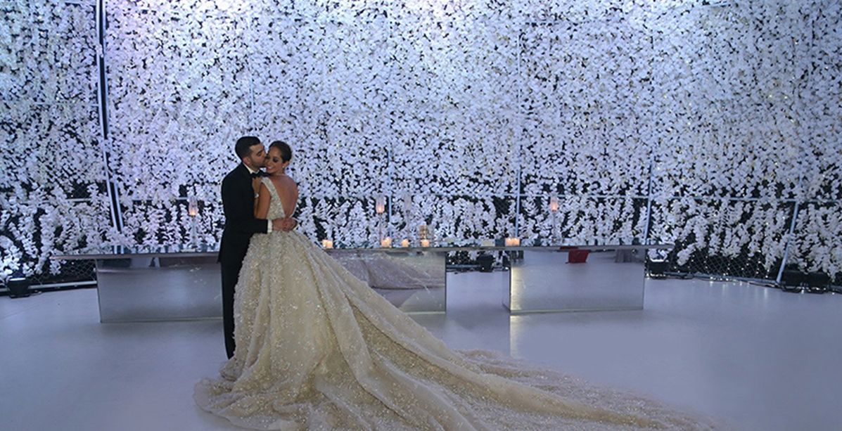 لسن أميرات أو نجمات...نساء معروفات جداً اخترن فساتين إيلي صعب لإطلالة زفافهن!