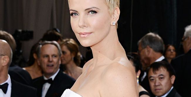 تشارليز ثيرون تدخل عالم الموضة