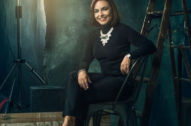 ياسمينة تلتقي Adriana Hoyos بعد وصول ماركتها إلى دبي