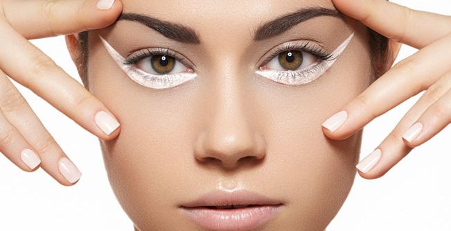 استعمال الآيلاينر الأبيض لهذه الأسباب