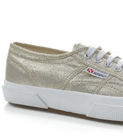 اعتمدي في صيف 2014 أحذية Superga المميّزة