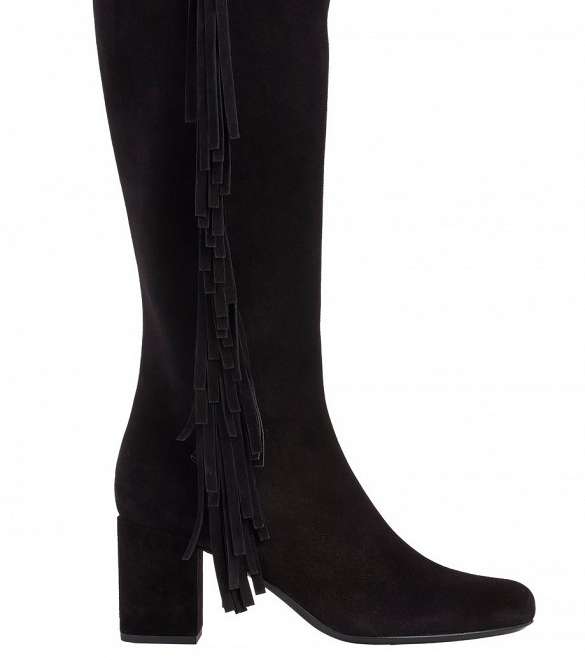 من سان لوران، اختاري الحذاء طويل الساق بالشراريب