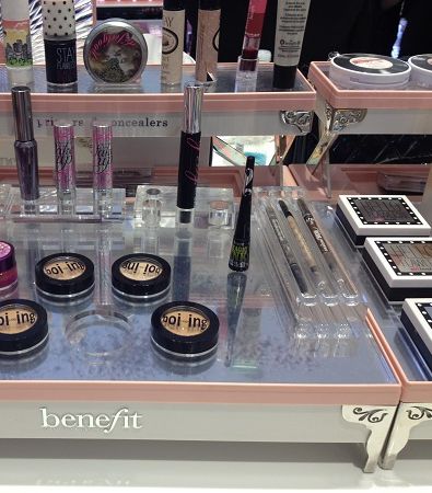 مستحضرات مكياج من Benefit