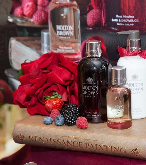 تعرفي بالصور على مجموعة Rosa Absolute الجديدة من مولتون براون