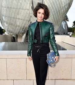 بالصور، تعرفي على إطلالات النجمات في عرض أزياء Louis Vuitton خلال أسبوع الموضة في باريس لصيف 2016