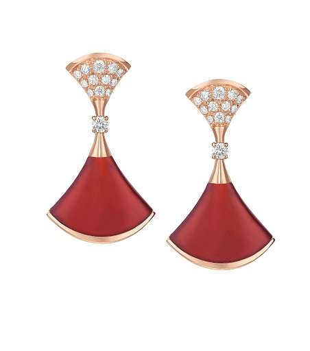 احصلي على اطلالات مميزة وانيقة مع قطع مجموعة Diva's Dream الجديدة