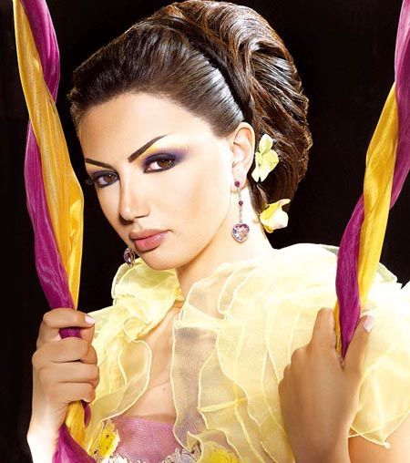 مكياج ناعم وصيفيّ مفعم بالألوان
