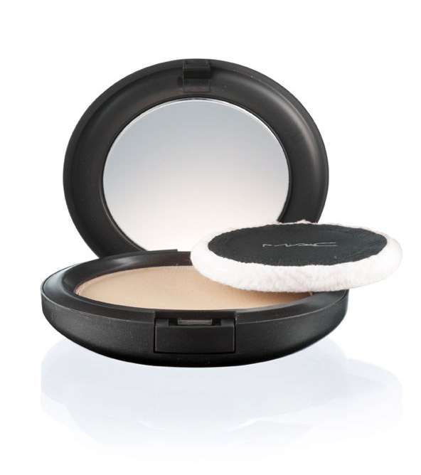 من مجموعة ماك إختاري بودرة Blot Powder المضغوطة