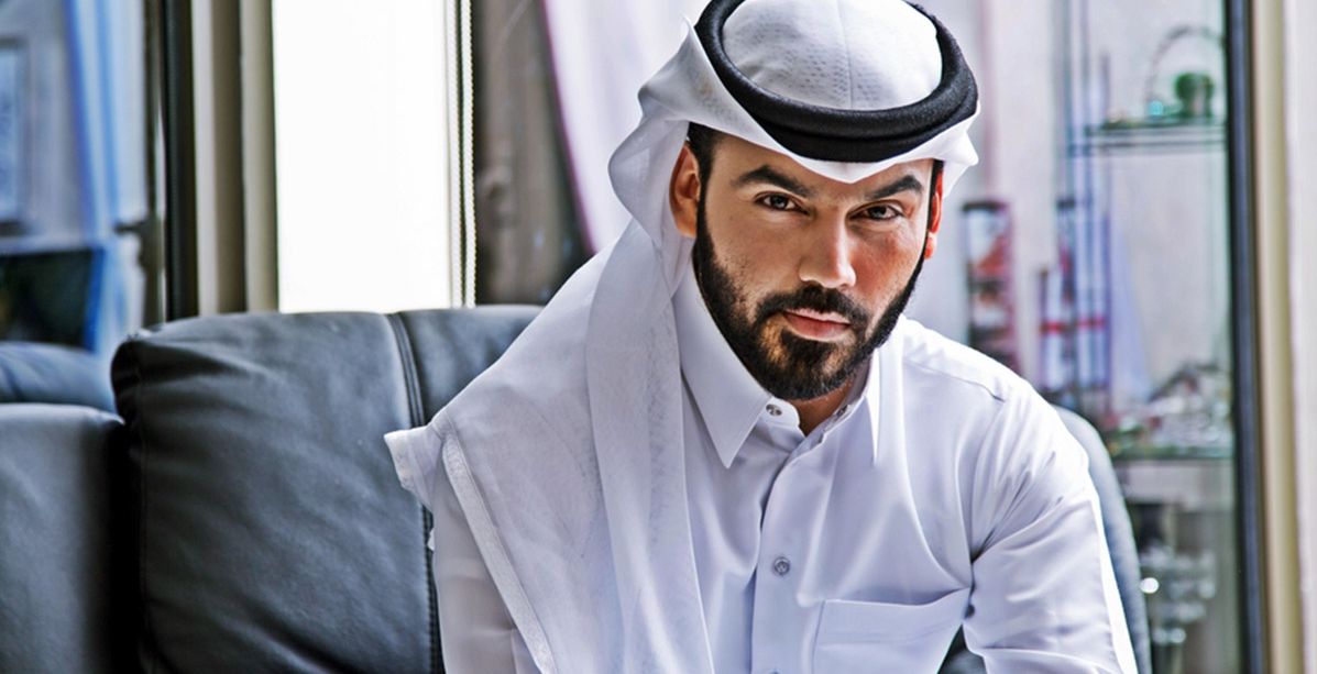 ماذا يعني أن يعجبك رجلاً أسمر طويل القامة؟