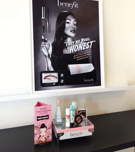 مجموعة مميّزة من مستحضرات تجميل Benefit