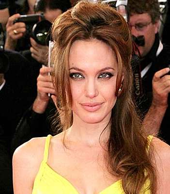 تسريحة النصف الرفعة غير المنسّقة