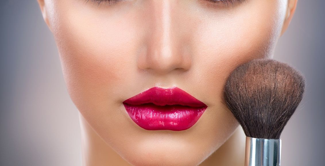 أسباب وضعك الماكياج 
