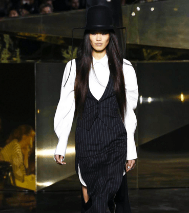 موضة الفستان المقلم مع القميص بالاكمام المنفوخة من H&M لشتاء 2017