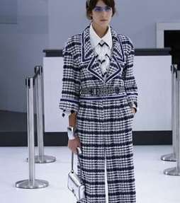 إستوحي إطلالاتك من أجمل تصاميم دار CHANEL لصيف 2016