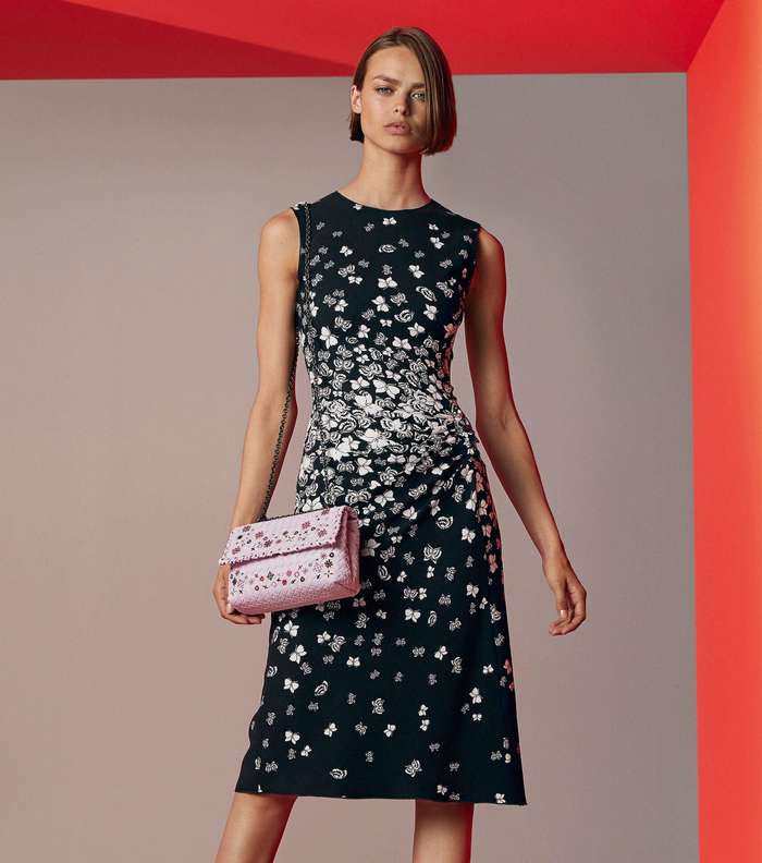 الفستان بالقصة المستقيمة والطول المتوسط المطبع بالفراشات من بوتيغا فينيتا Resort 2018