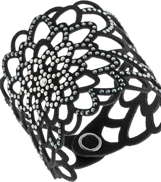 سوار معصم عريض باللّون الأسود ومرصّع بحبّات صغيرة من الماس