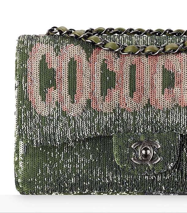 حقيبة CHANEL Classic Flap من الترتر من مجموعة كروز 2017