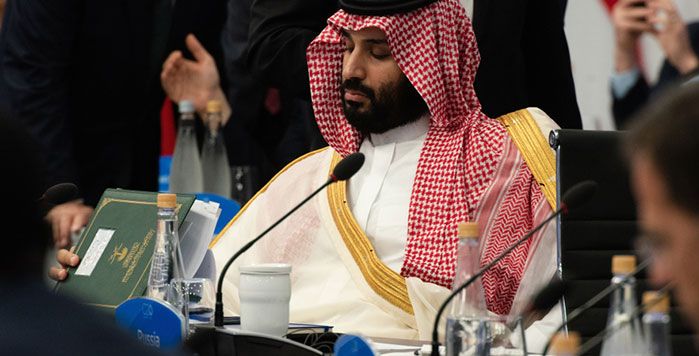 ولي العهد السعودي يصل إلى حلبة الدرعية في ختام سباقات الفورمولا إي