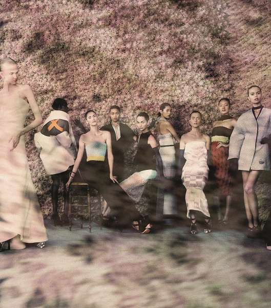 عارضات Dior متألّقات بأجمل تصاميم الدار