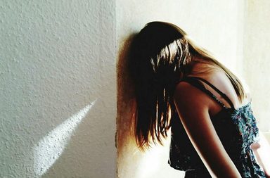 كيف أتقبّل فكرة أنني بحاجة إلى رؤية طبيب نفسي؟