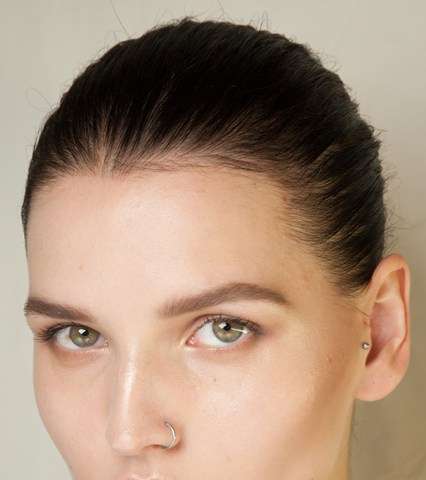 البشرة الشاحبة مع Lanvin