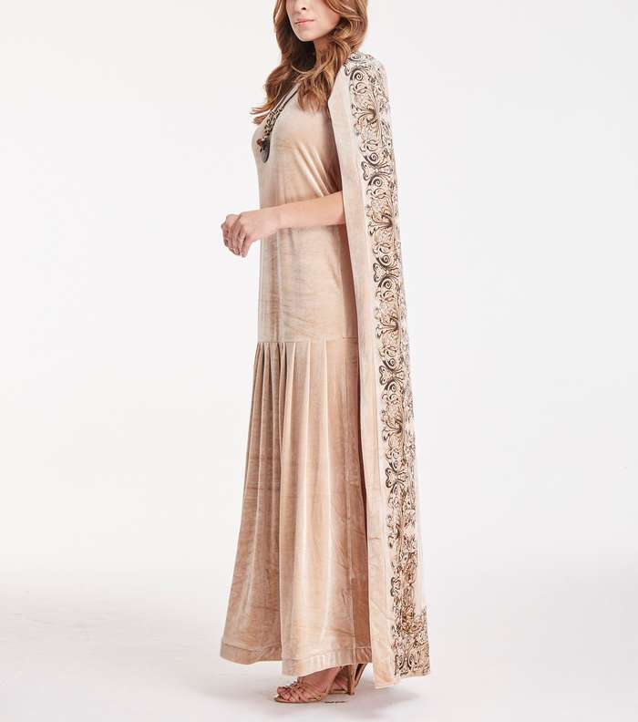 صور اروع فستان مخمل طويل