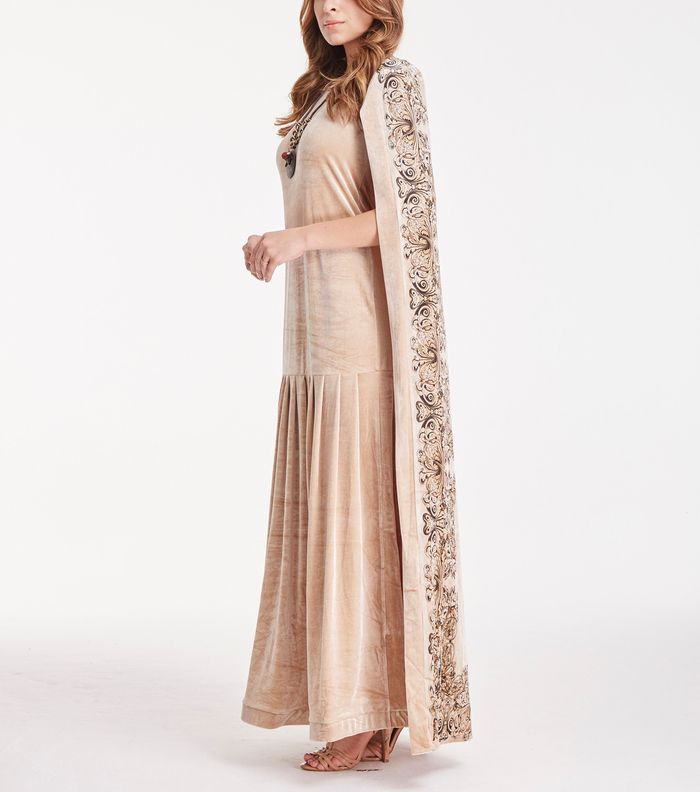 صور اروع فستان مخمل طويل