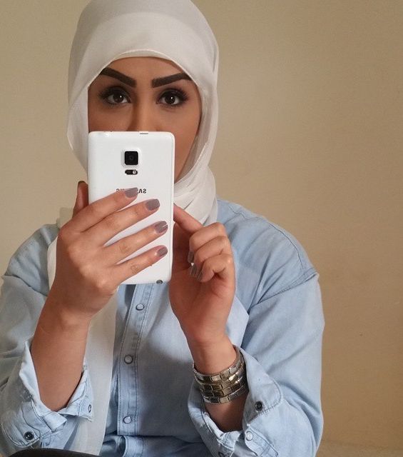 صورة سيلفي لهنادي على موقع التصوير