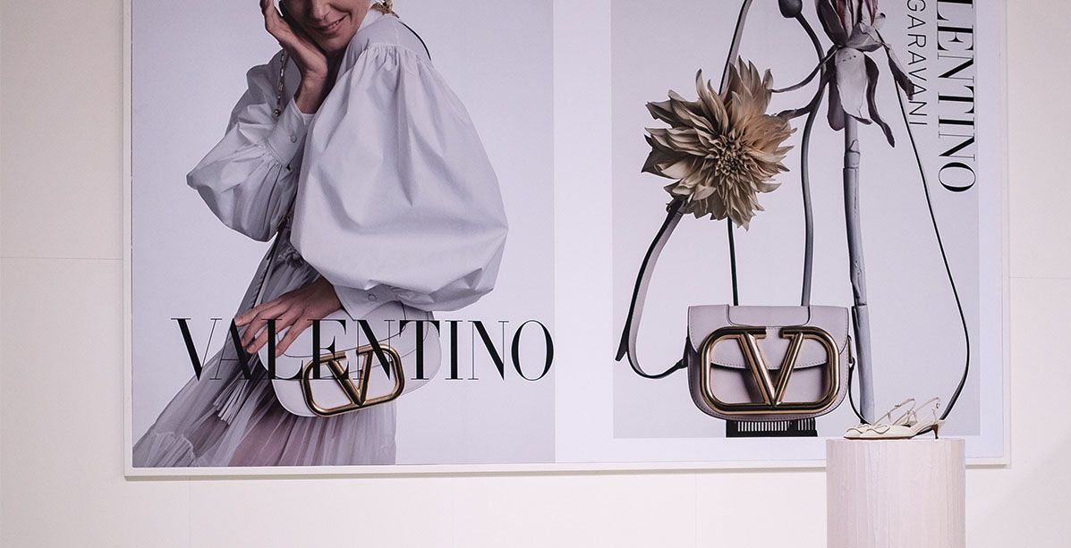 تصاميم رائعة في متجر Valentino المؤقت في دبي مول