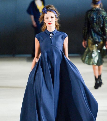 تألقي بفستان Alexis Mabille، فهو من موديلات فساتين 2014 الفخمه
