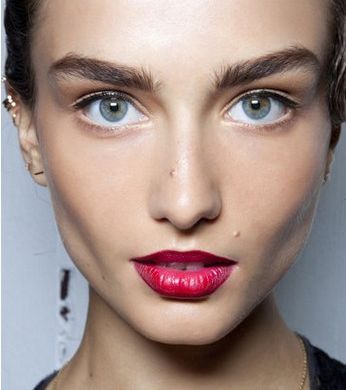 Jason Wu رسا اختياره على الكرزي