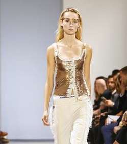تعرفي على آخر صيحات الموضة مع مجموعة Paco Rabanne لصيف 2016