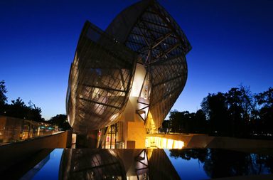 صور افتتاح مبنى لويس فيتون في باريس