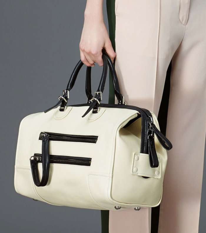اليك شنط فالينيتنو من مجموعة Pre Fall 2015