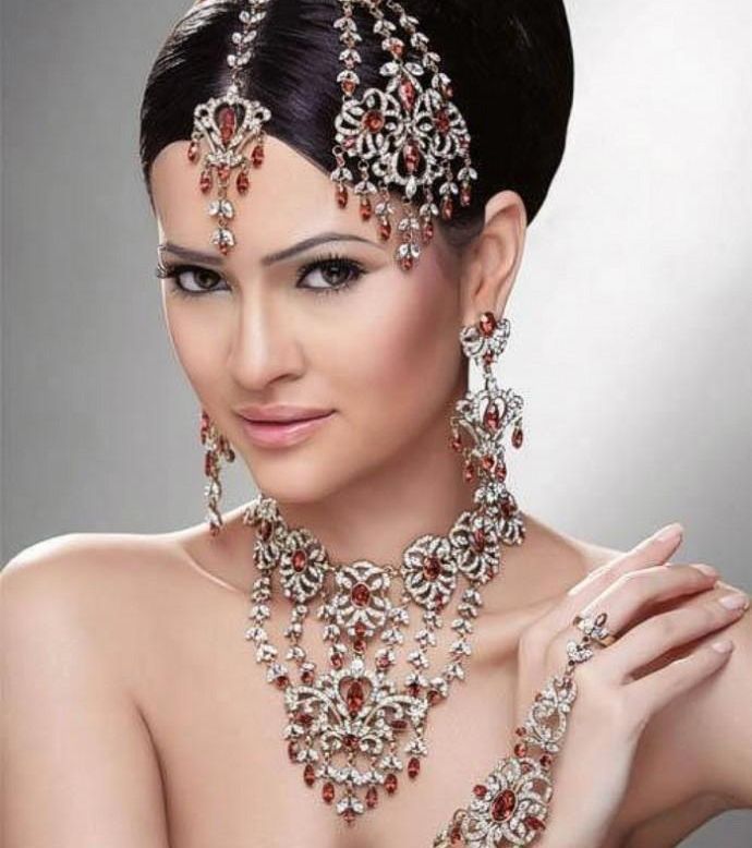 مكياج هندي ناعم وبسيط