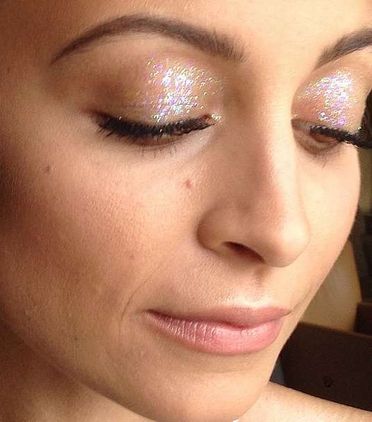 ظلال الـ Glitter مع نيكول ريتشي