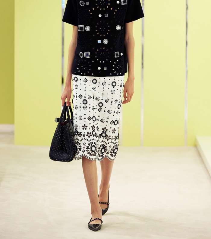 موضة الياقة الكلاسيكية والمونوكروم من مجموعة مارك دايكوبز Resort 2016