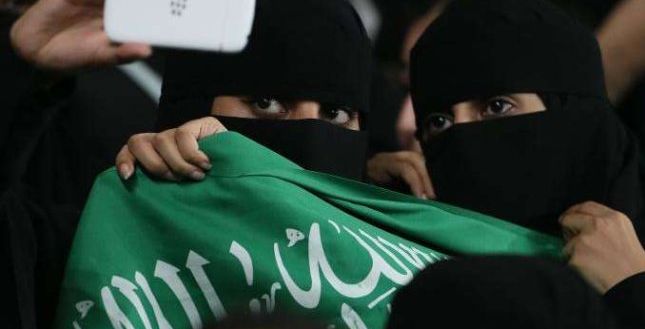 المشجعات السعوديات