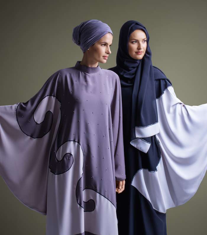 اكتشفي عبايات سواروفسكي وحناين الخاصة بشهر رمضان