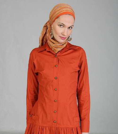 للمرأة المحجبة: لا تختاري ملابسك بألوان النيون