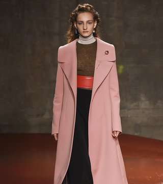 اختاري لشتاء 2016 المعطف الطويل باللون الزهري من مارني