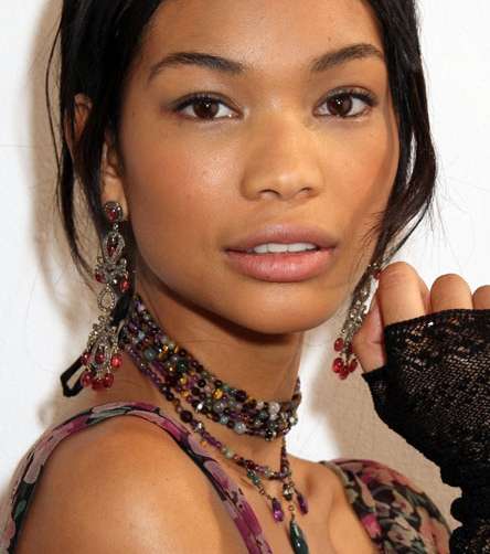 الإطلالة البرونزية غير محبذّة، فتفادي الكريم الخاص بها