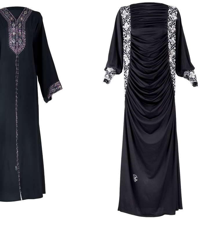 عبايات مرصّعة بالكريستال