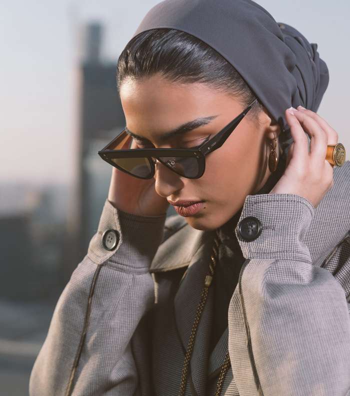 يارا النملة في إطلالة بتدرّجات الرمادي من Fendi