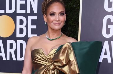أناقة إطلالات مكياج وشعر النجمات في حفل Golden Globes 2020