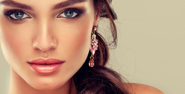 كيفية تكبير الشفاه بالماكياج 