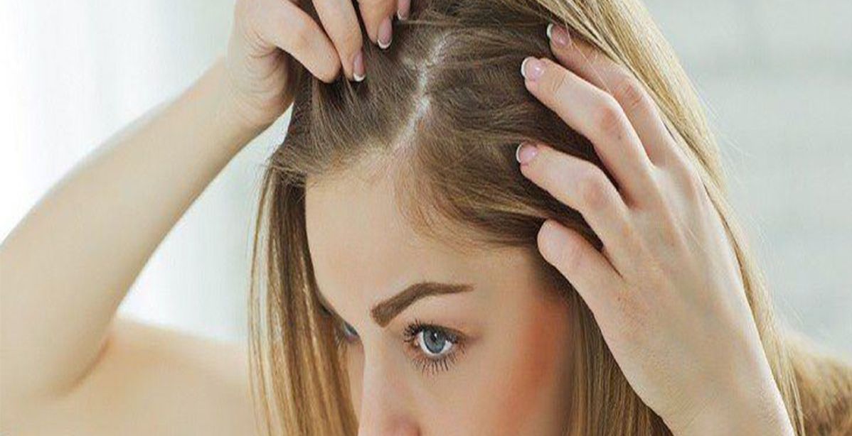 طريقة تنظيف فروة الراس من القشره